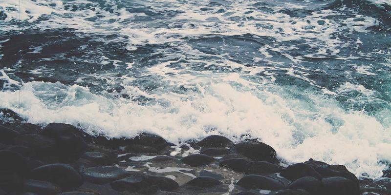 中国新能源888引领深远海革命：漂浮式海上风电关键技术突破与规模化开发前景分析